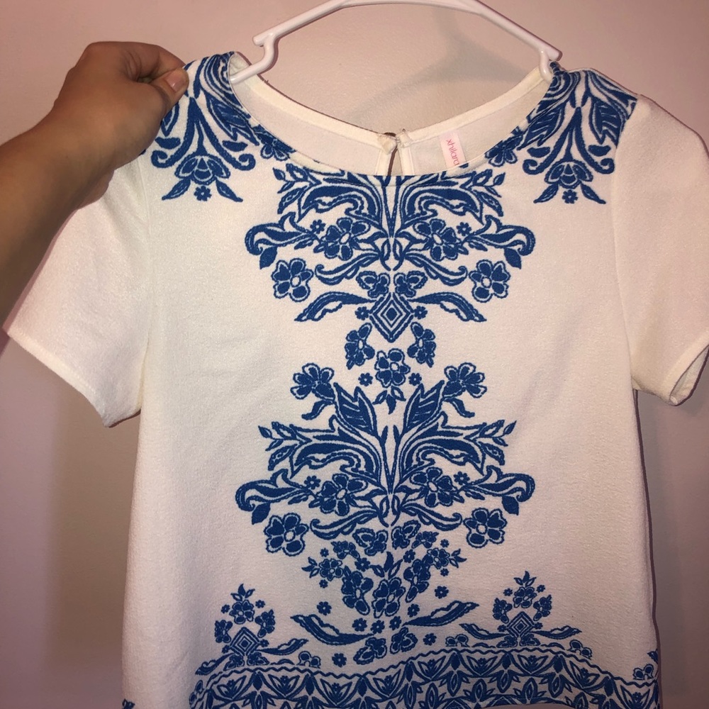 Short Sleeve White and Blue Top